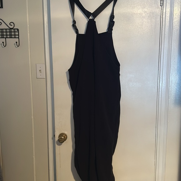 Fleece overalls 
Super soft and warm. 

Front pocket and 2 side zipper pockets - Picture 4 of 6